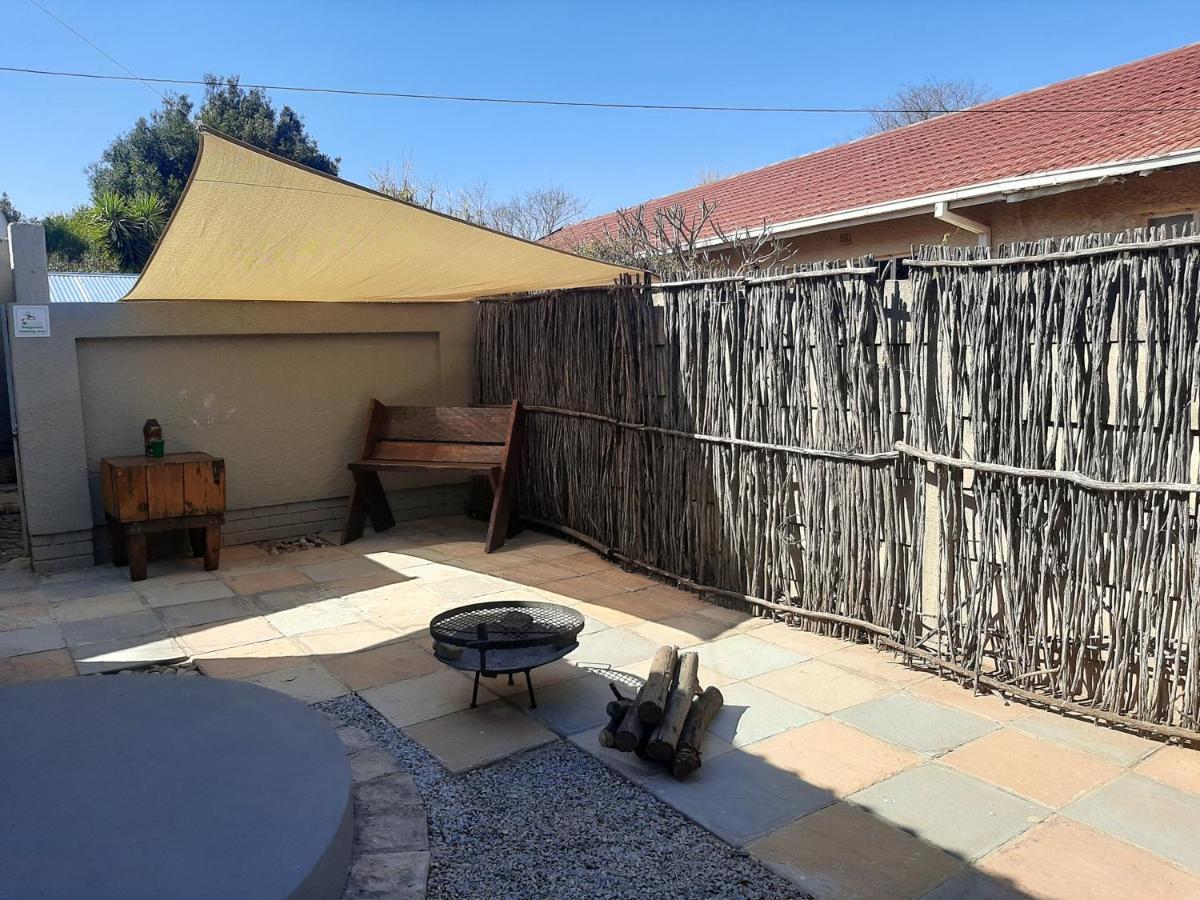 Mykhaya-Your Home Away From Home Kempton Park Eksteriør bilde