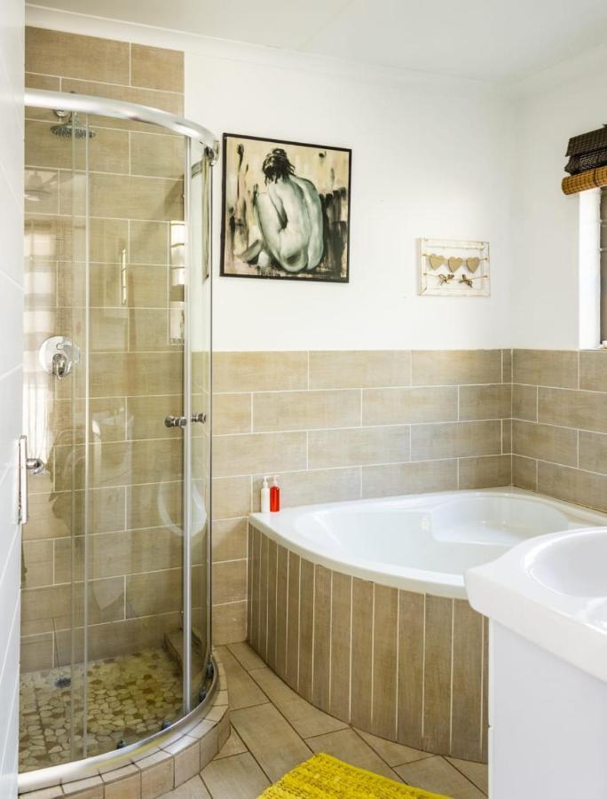 Mykhaya-Your Home Away From Home Kempton Park Eksteriør bilde