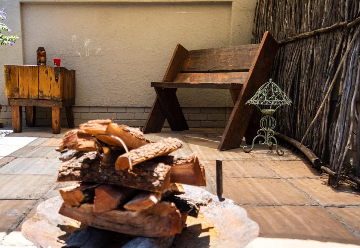 Mykhaya-Your Home Away From Home Kempton Park Eksteriør bilde