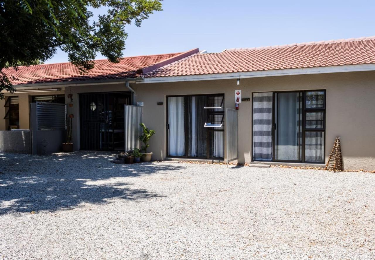 Mykhaya-Your Home Away From Home Kempton Park Eksteriør bilde