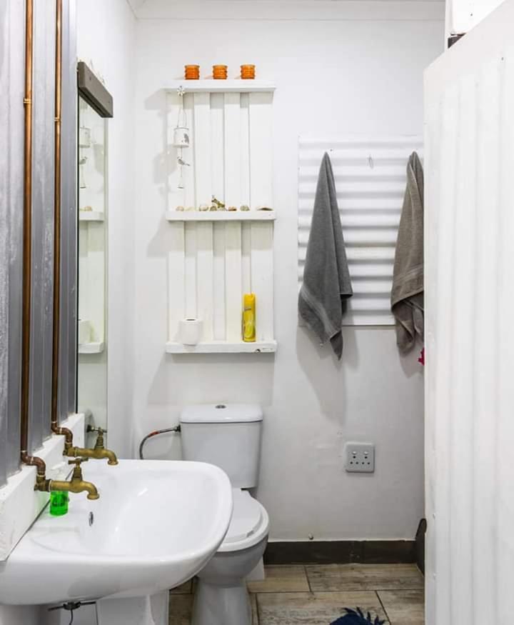Mykhaya-Your Home Away From Home Kempton Park Eksteriør bilde