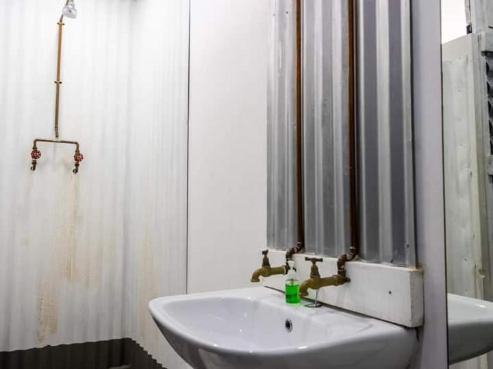 Mykhaya-Your Home Away From Home Kempton Park Eksteriør bilde