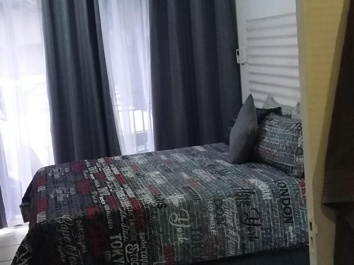Mykhaya-Your Home Away From Home Kempton Park Eksteriør bilde